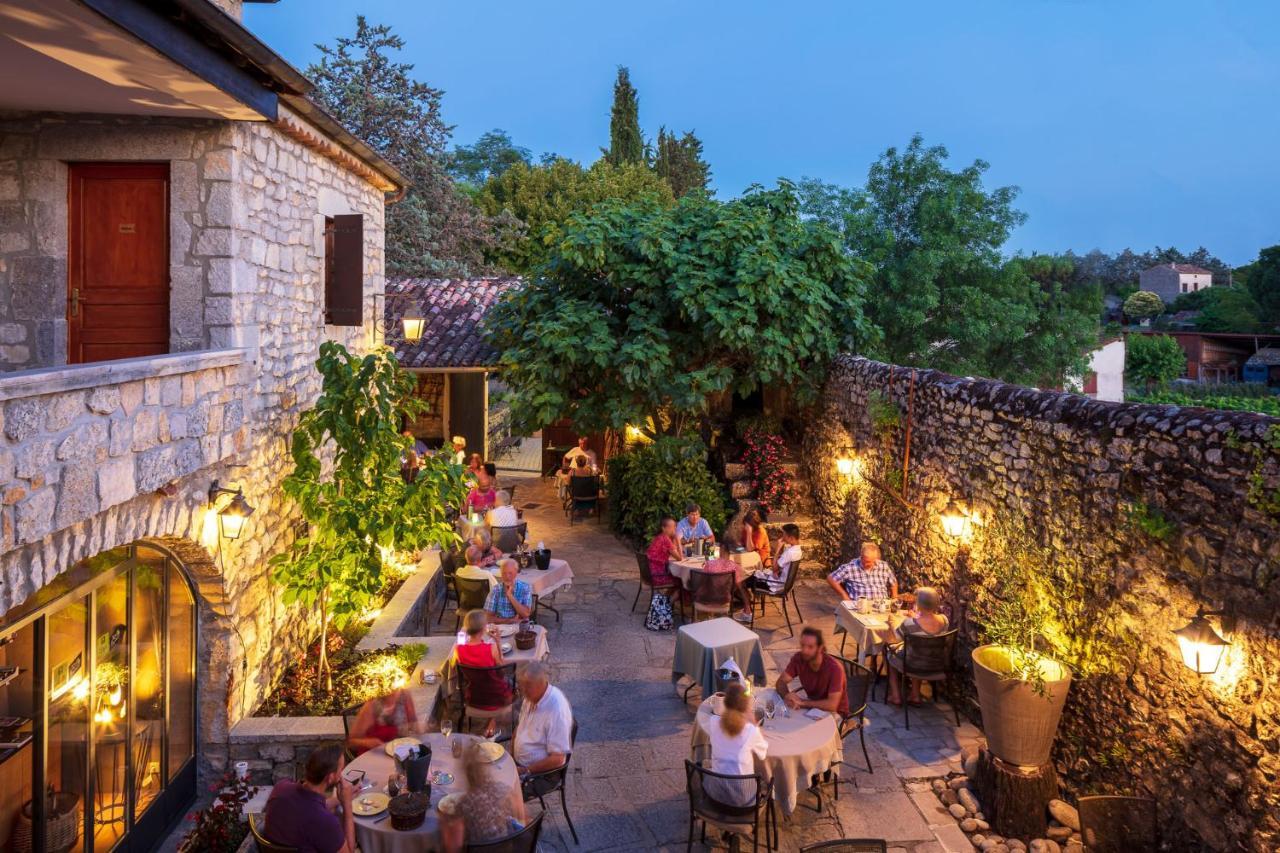Logis Auberge Les Murets Hotel Restaurant Spa Chandolas Exteriör bild