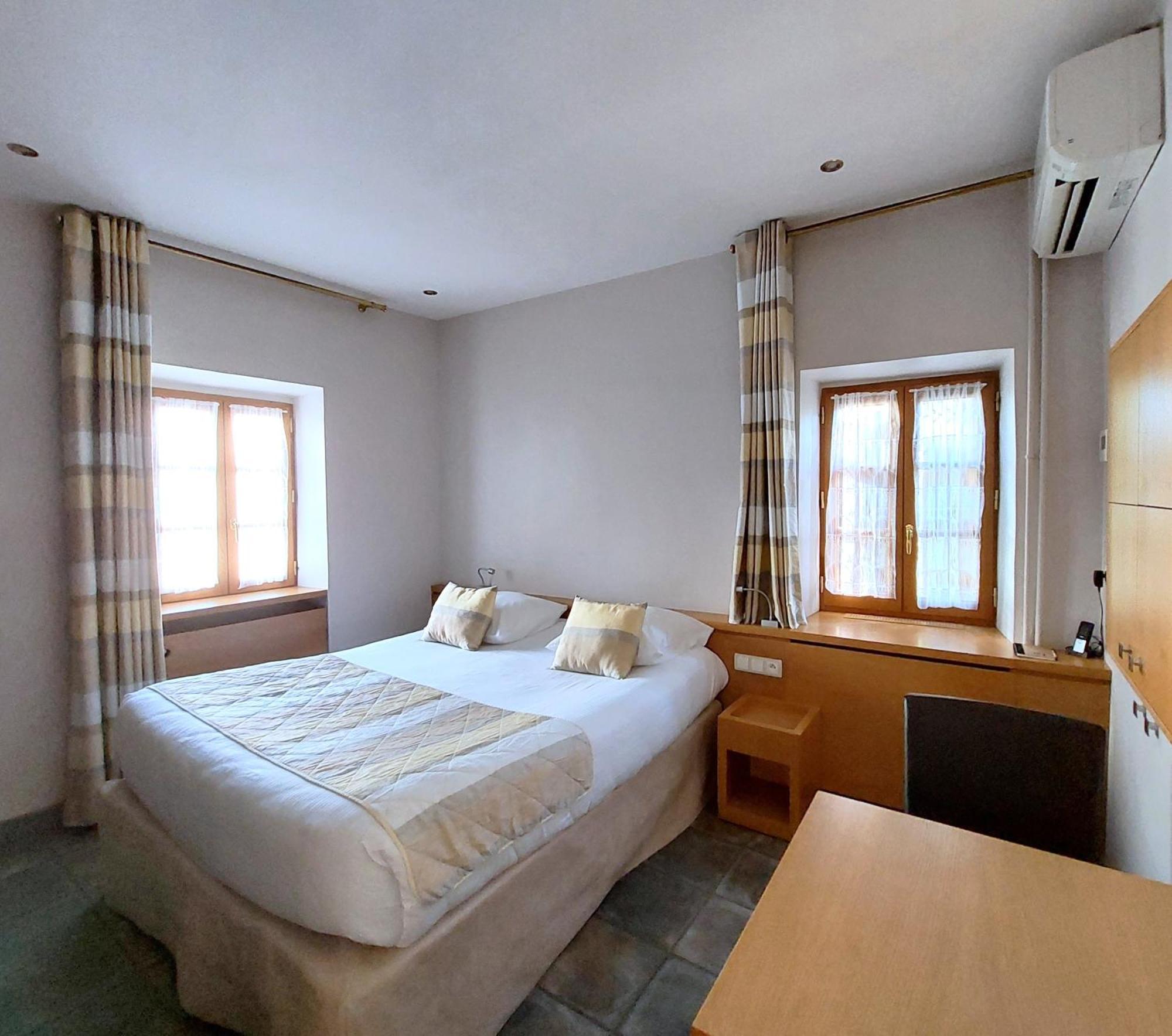 Logis Auberge Les Murets Hotel Restaurant Spa Chandolas Exteriör bild